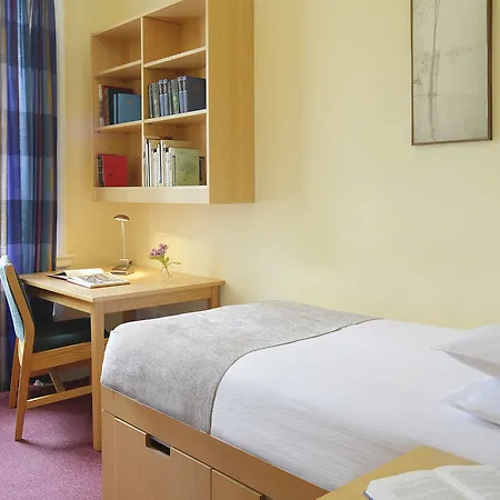 Trinity College Campus Hotel Dublín