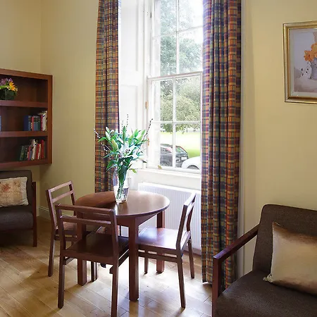 Trinity College Campus Hotell 2*